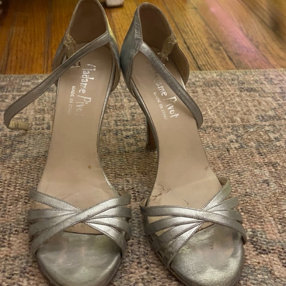 Madame Pivot Tango Shoes